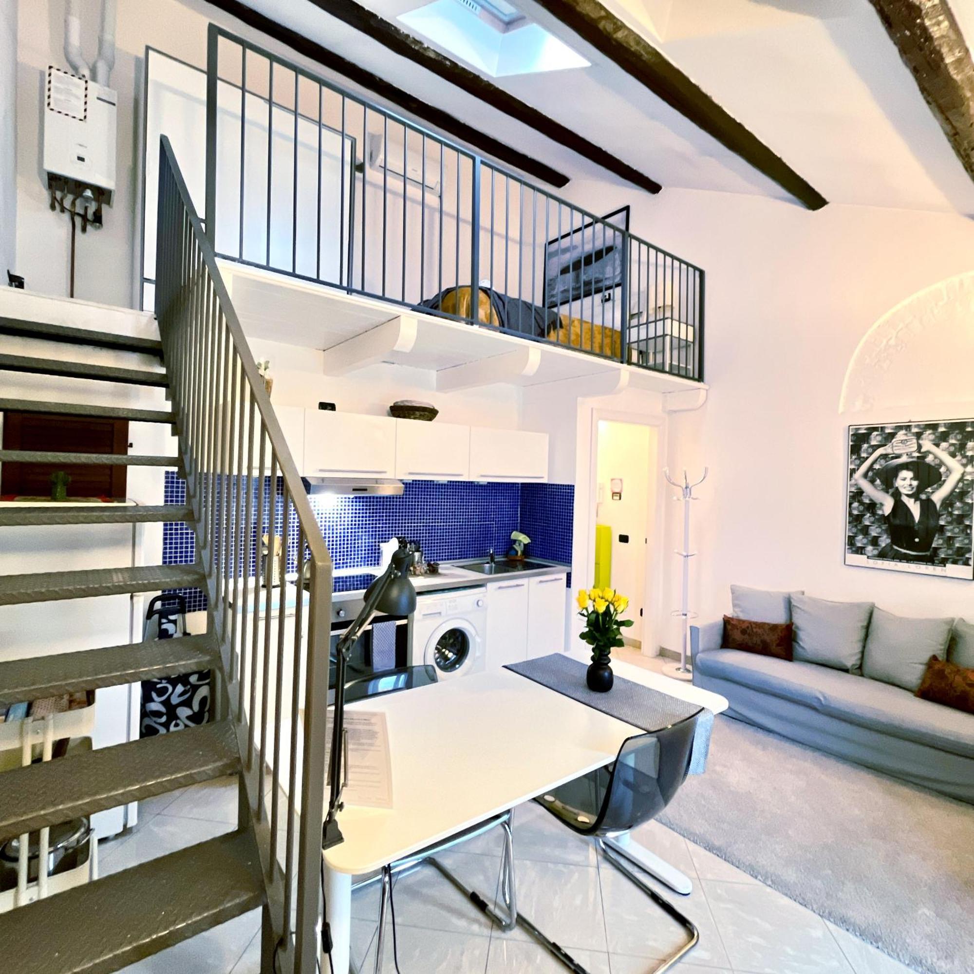 Apartment Cozy Loft In A Fashion District Of Milan