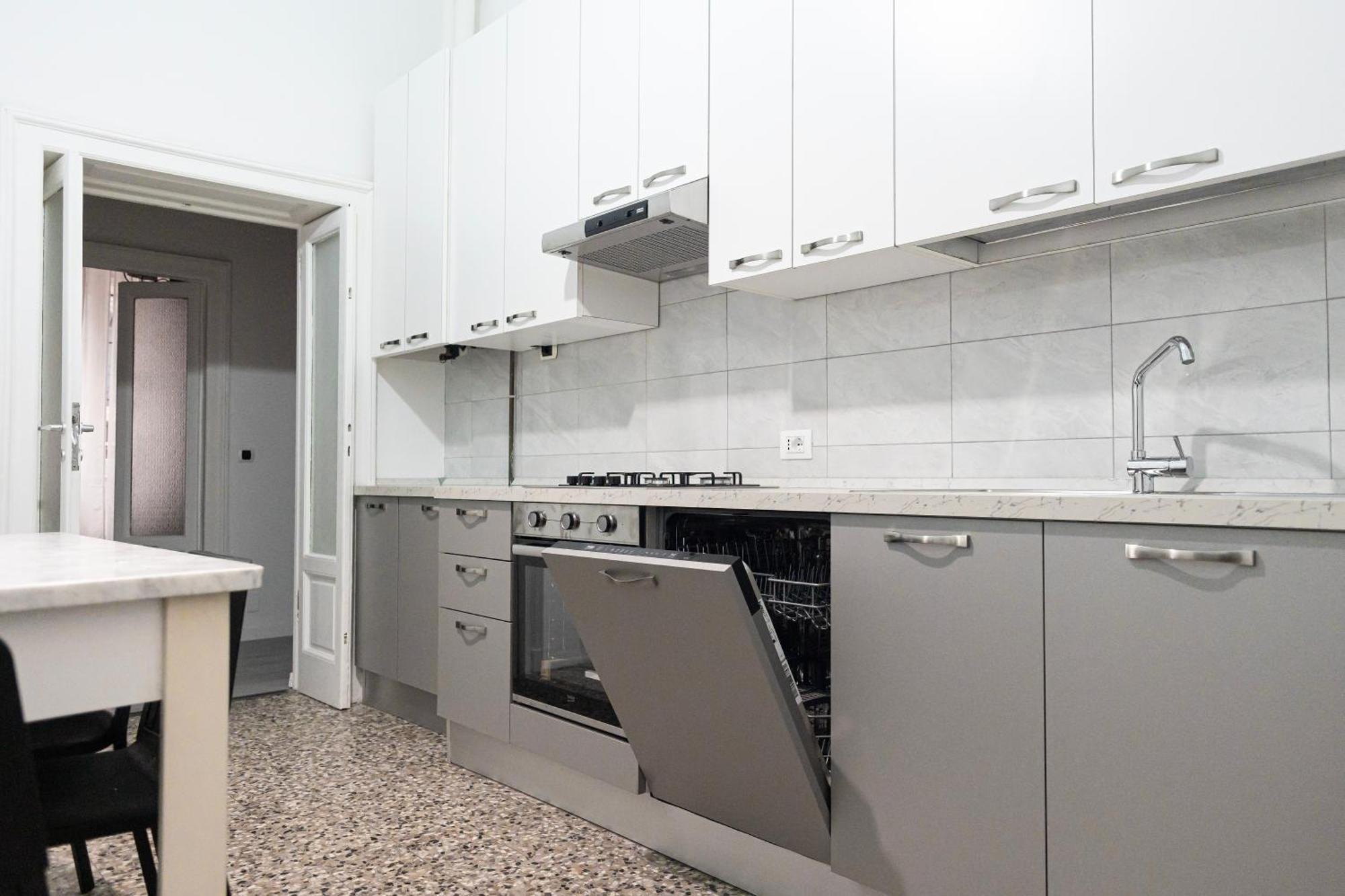Elegante Quadrilocale Liberty In Zona Risorgimento Apartment *