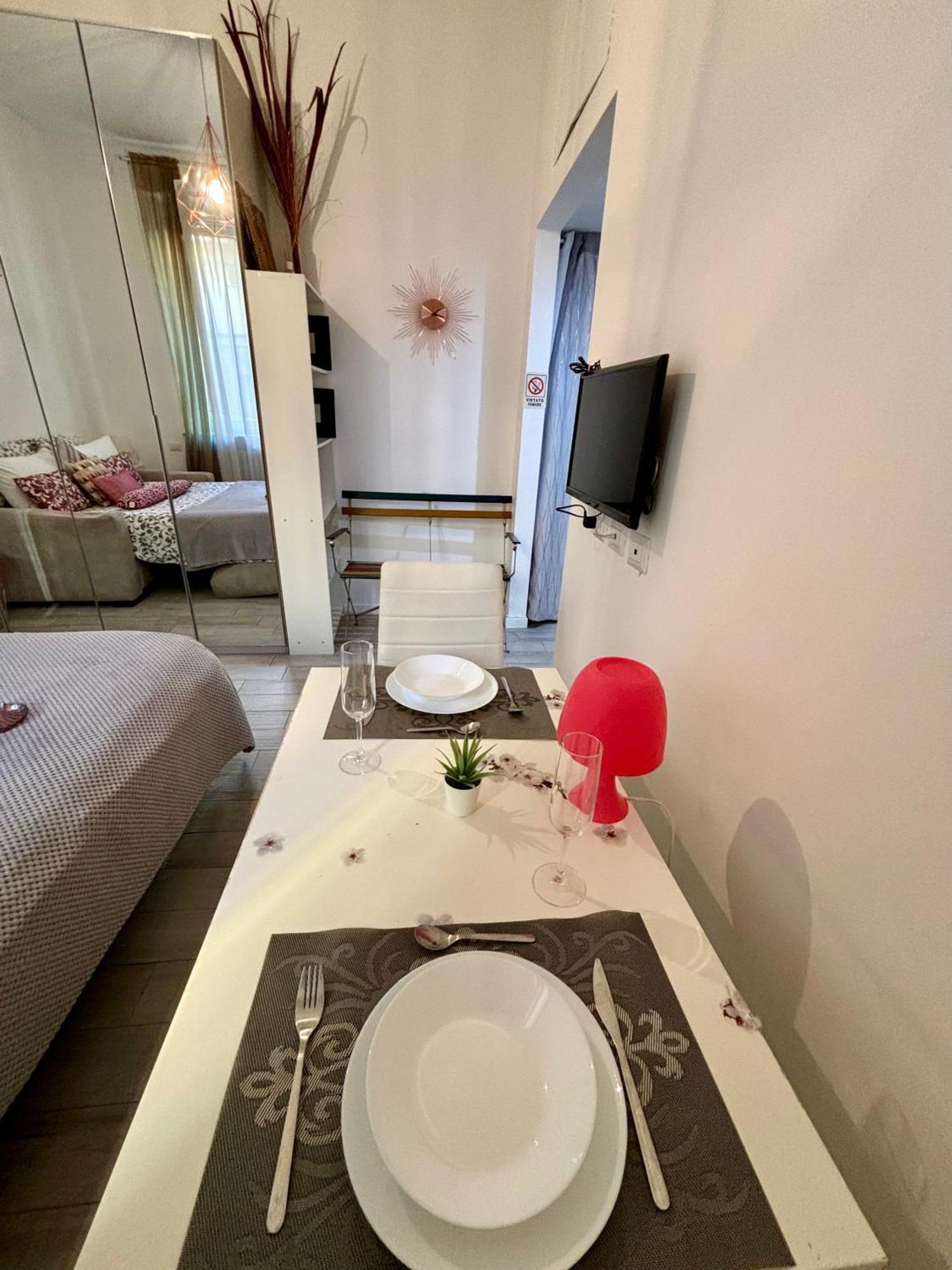 Joy House -central Near Metro Arco Della Pace Brera-entire Perfect For Work & Play, Nightlife With Ac & Fast Wifi Welcome To The Cool Joy House! * Milano