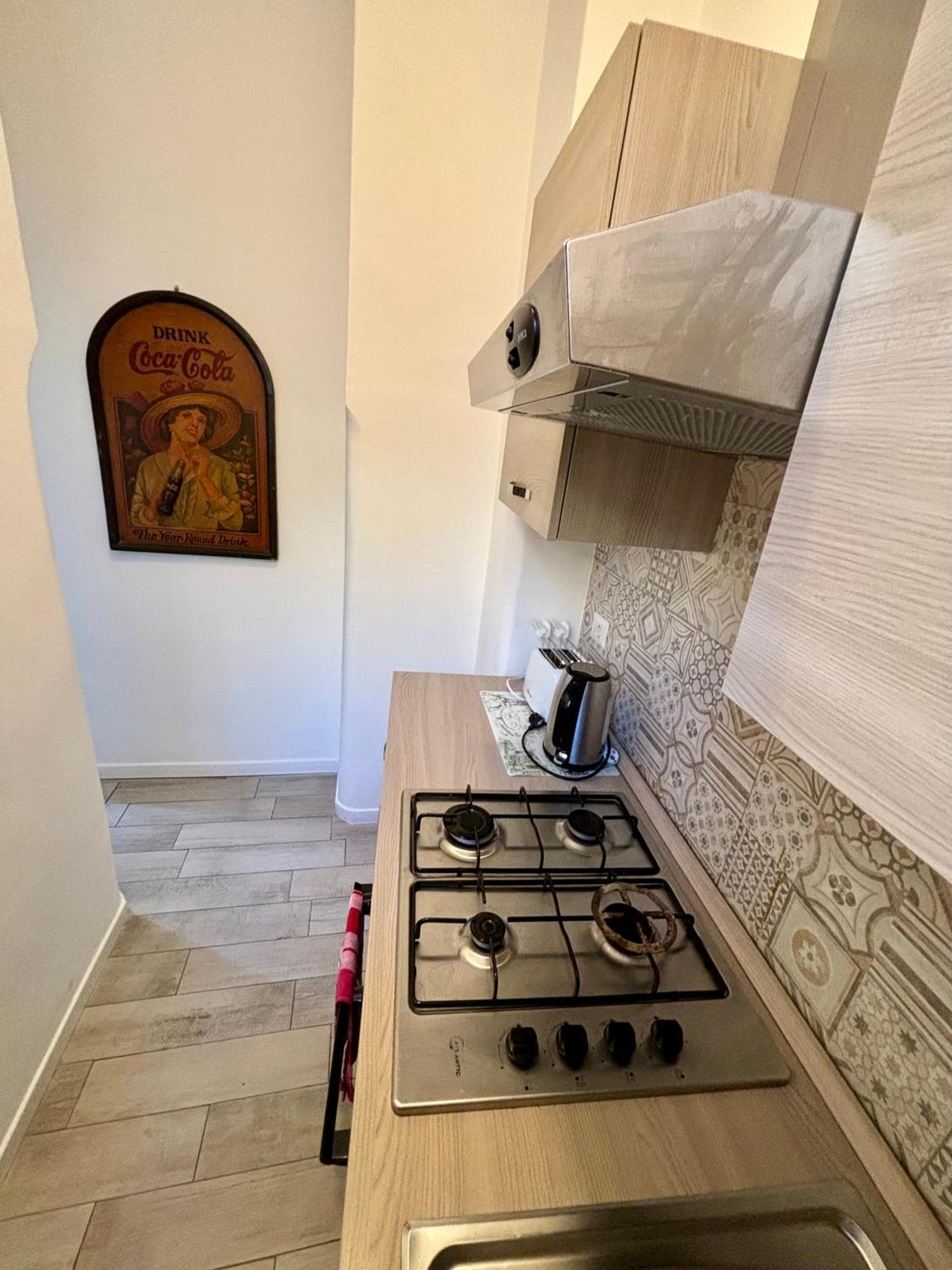 Joy House -central Near Metro Arco Della Pace Brera-entire Perfect For Work & Play, Nightlife With Ac & Fast Wifi Welcome To The Cool Joy House!