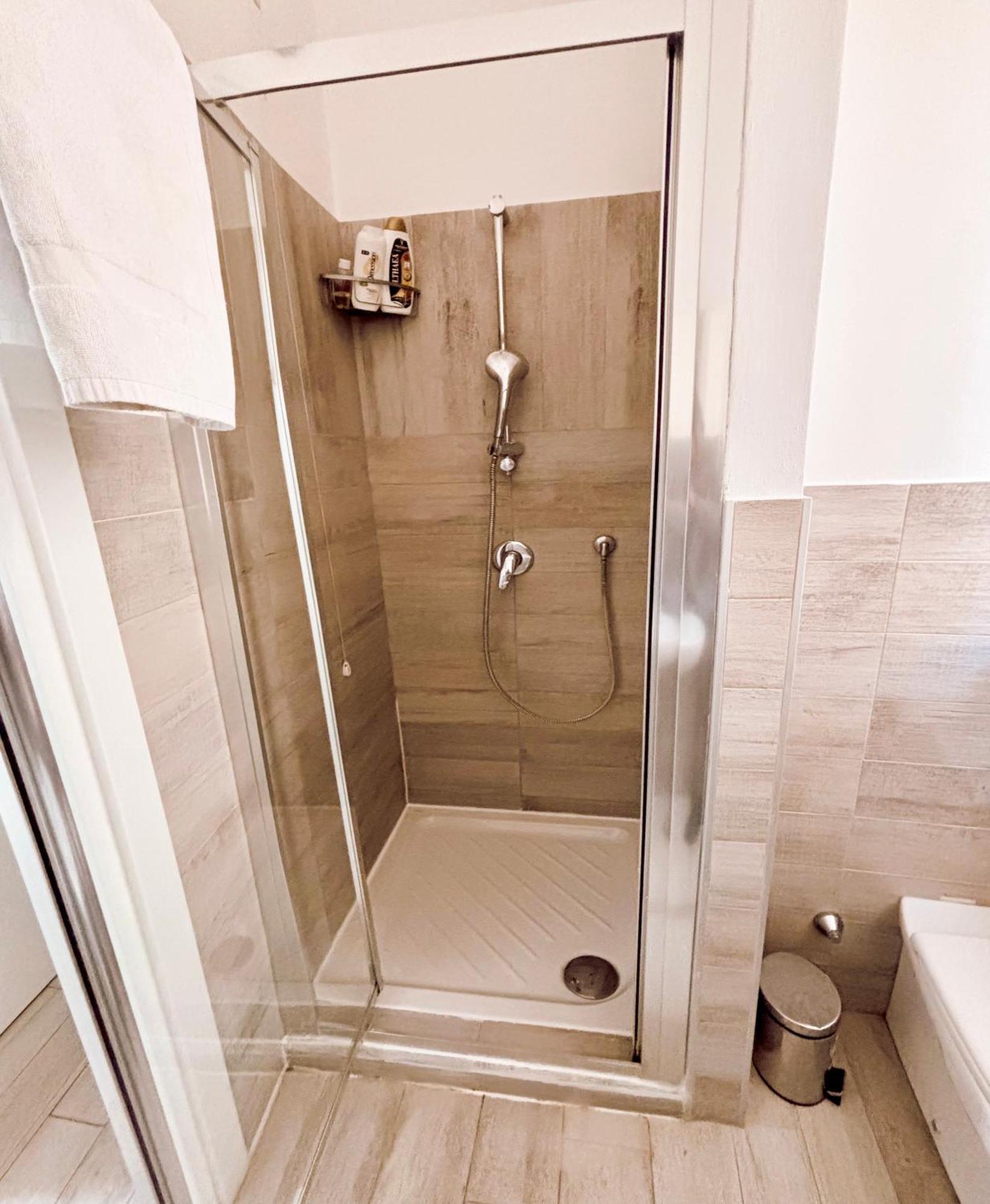 Joy House -central Near Metro Arco Della Pace Brera-entire Perfect For Work & Play, Nightlife With Ac & Fast Wifi Welcome To The Cool Joy House! *
