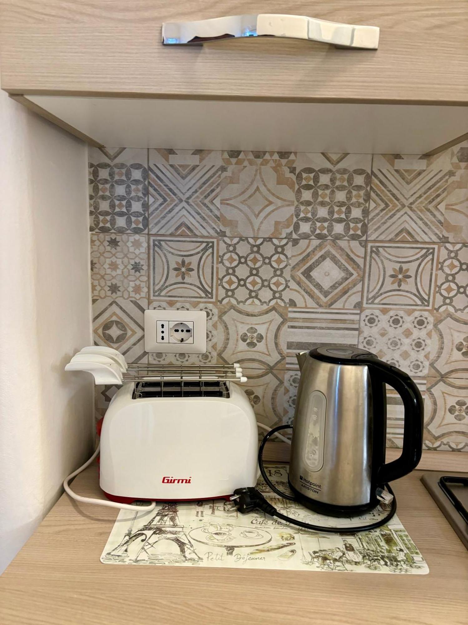 Appartamento Joy House -central Near Metro Arco Della Pace Brera-entire Perfect For Work & Play, Nightlife With Ac & Fast Wifi Welcome To The Cool Joy House! *