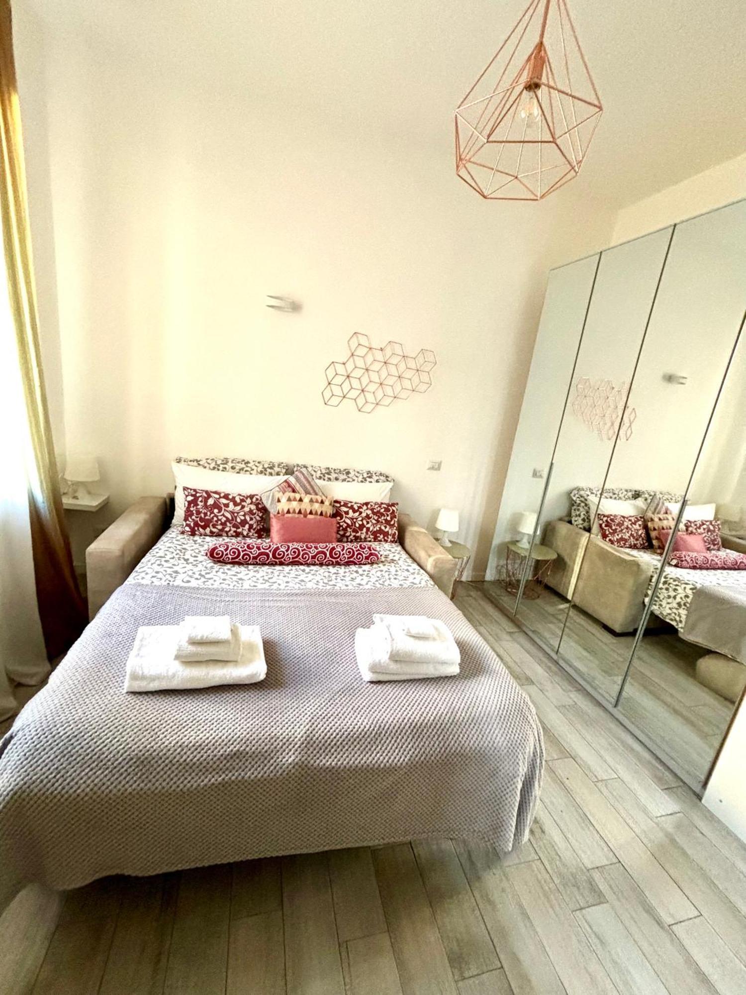 Joy House -central Near Metro Arco Della Pace Brera-entire Perfect For Work & Play, Nightlife With Ac & Fast Wifi Welcome To The Cool Joy House! *