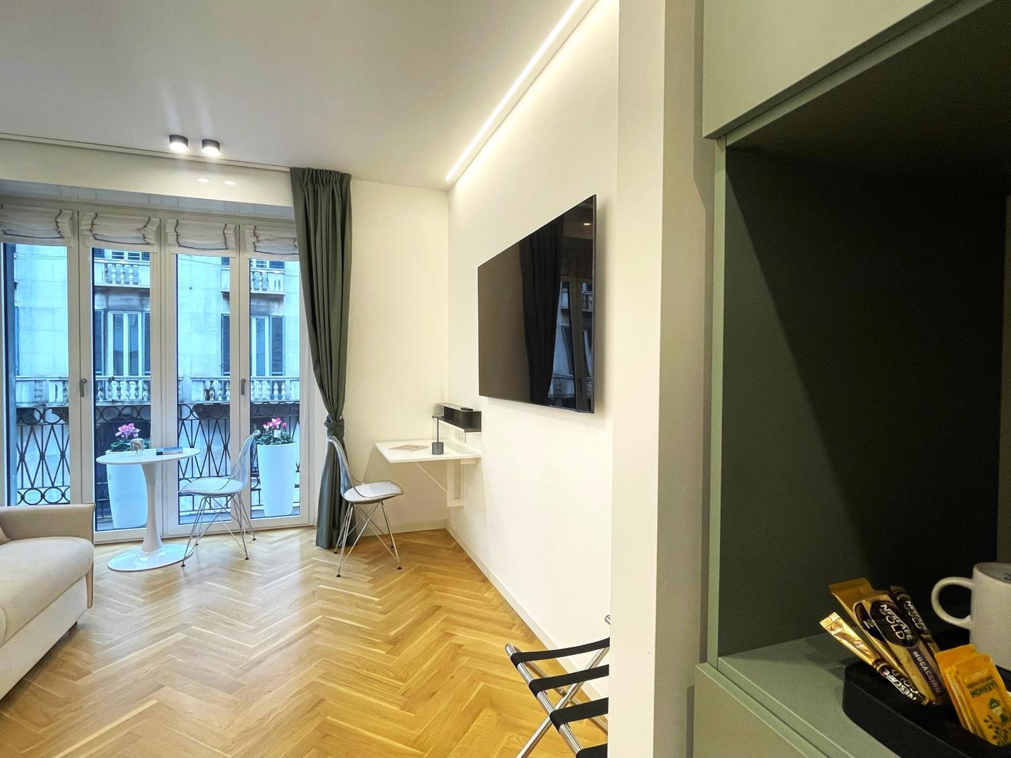 B And G San Babila- Luxury In The Heart Of - Design District * Mailand