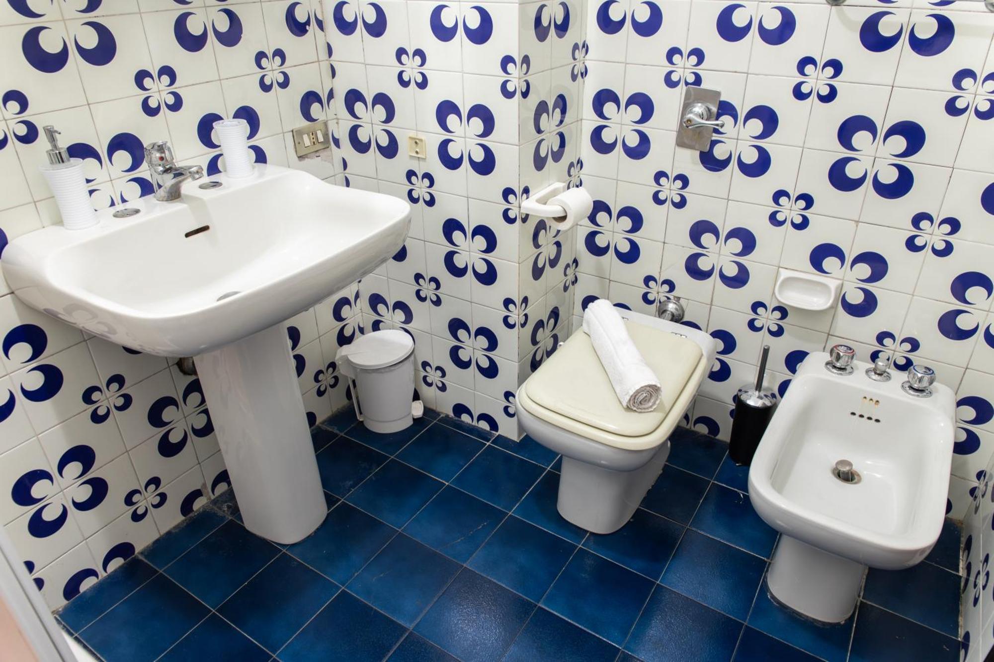Apartment Ampio Con Terrazzo, 3 E 2 Bagni A 2 Passi Dalla Metro