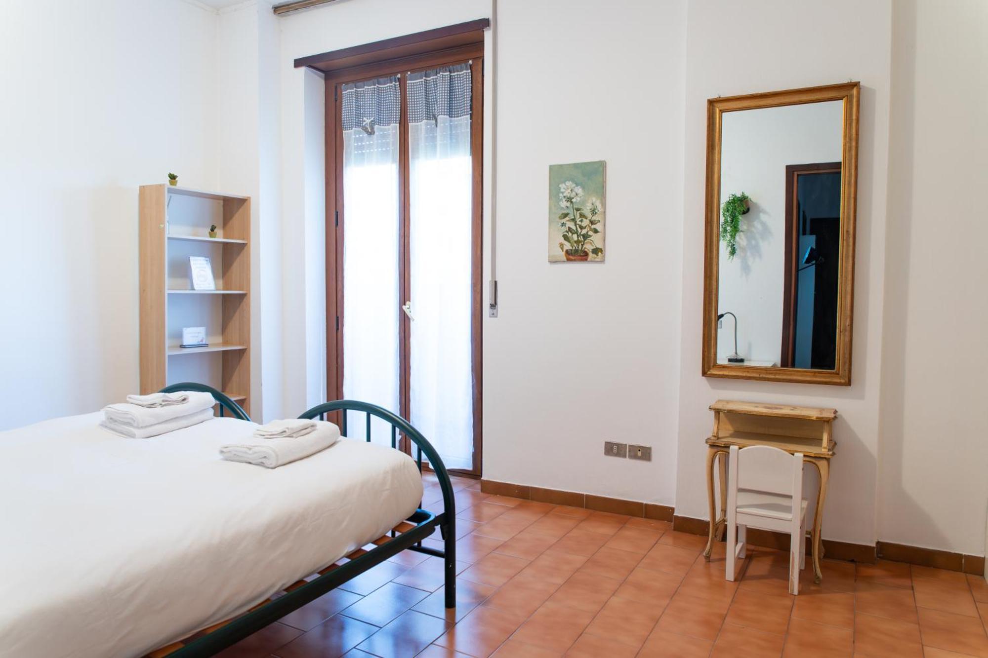 Apartment Ampio Con Terrazzo, 3 E 2 Bagni A 2 Passi Dalla Metro Milan