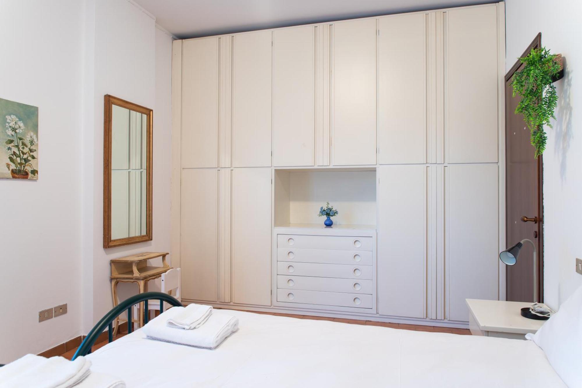 Apartment Ampio Con Terrazzo, 3 E 2 Bagni A 2 Passi Dalla Metro *