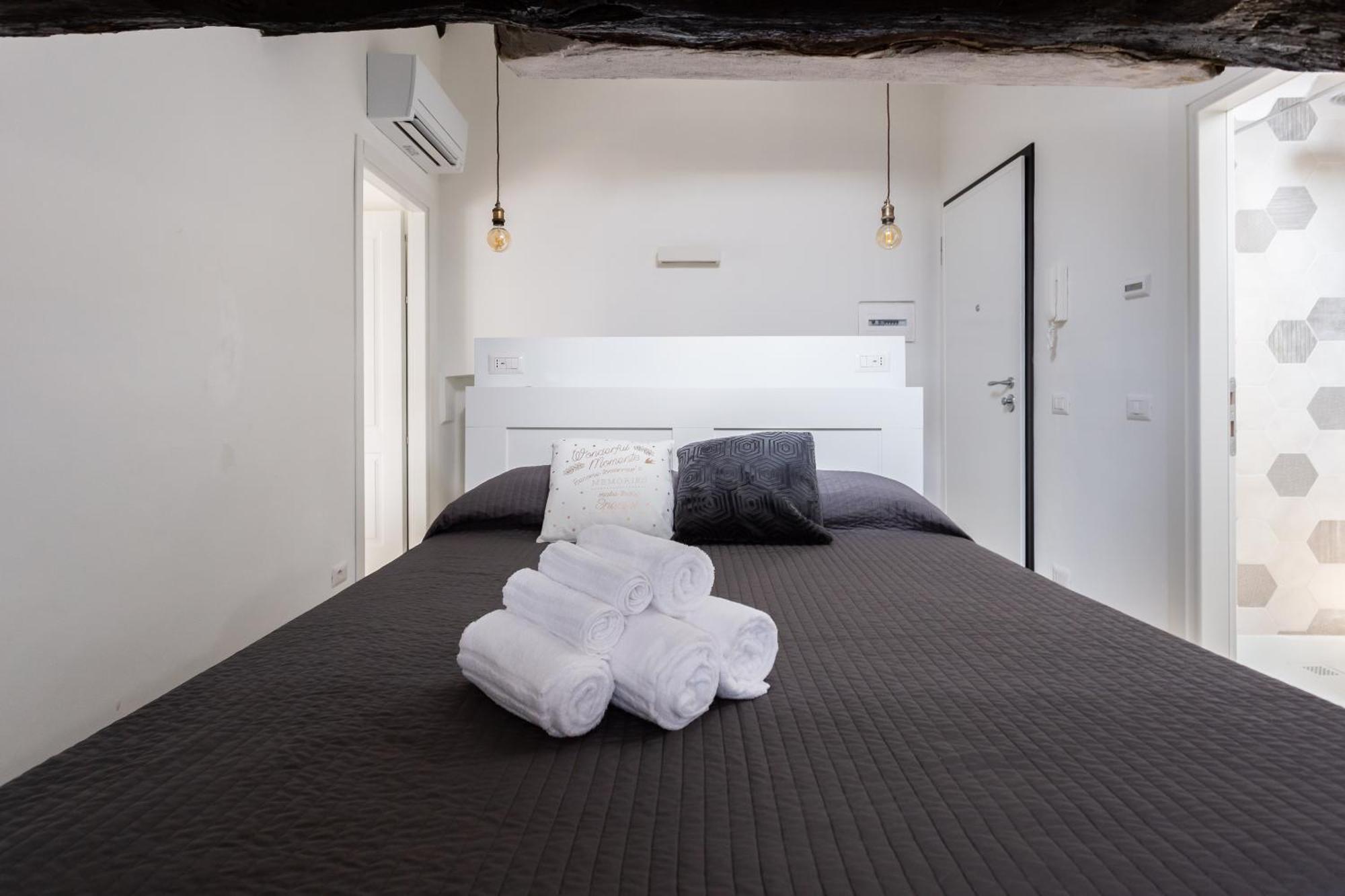 Mortara Navigli Apartment