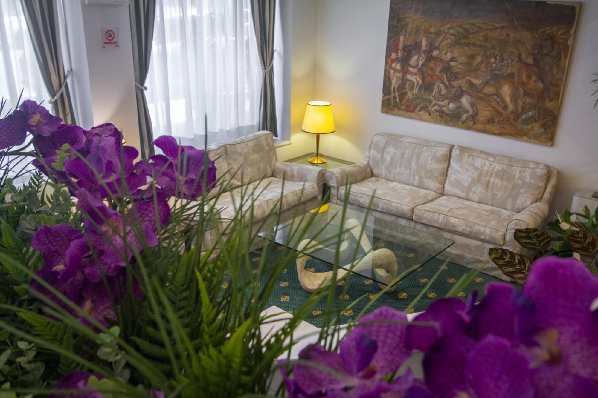 Flora Hotell 3*