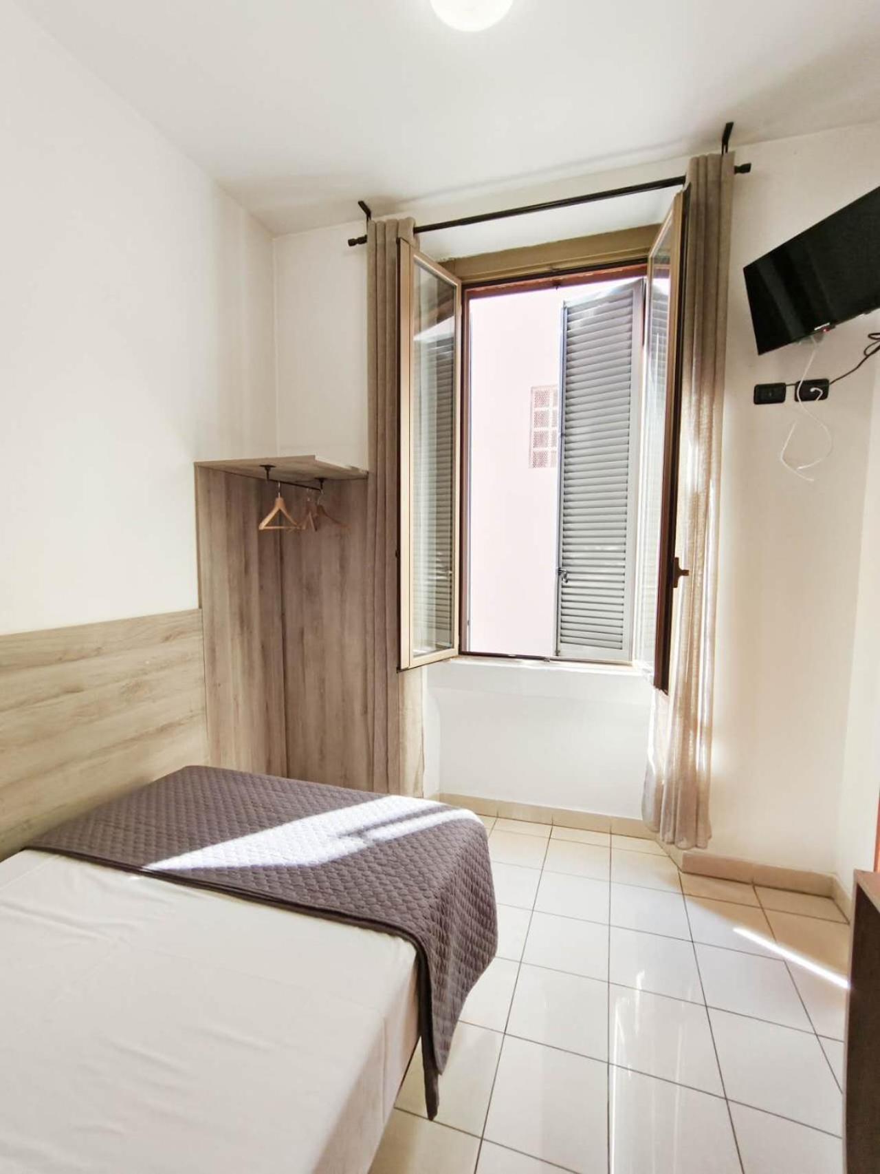 Hotel Mondial 2*