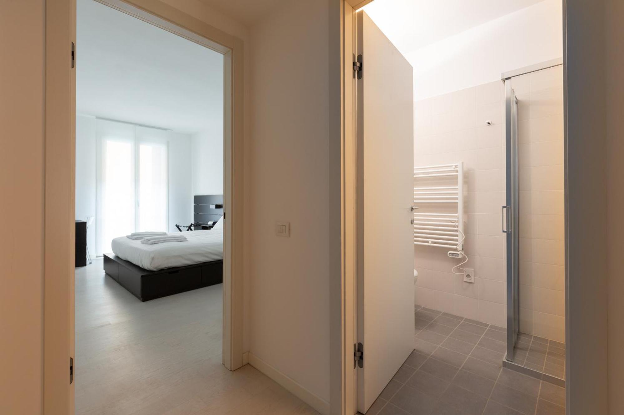 Porta Nuova Bright And Roomy Flat Milano