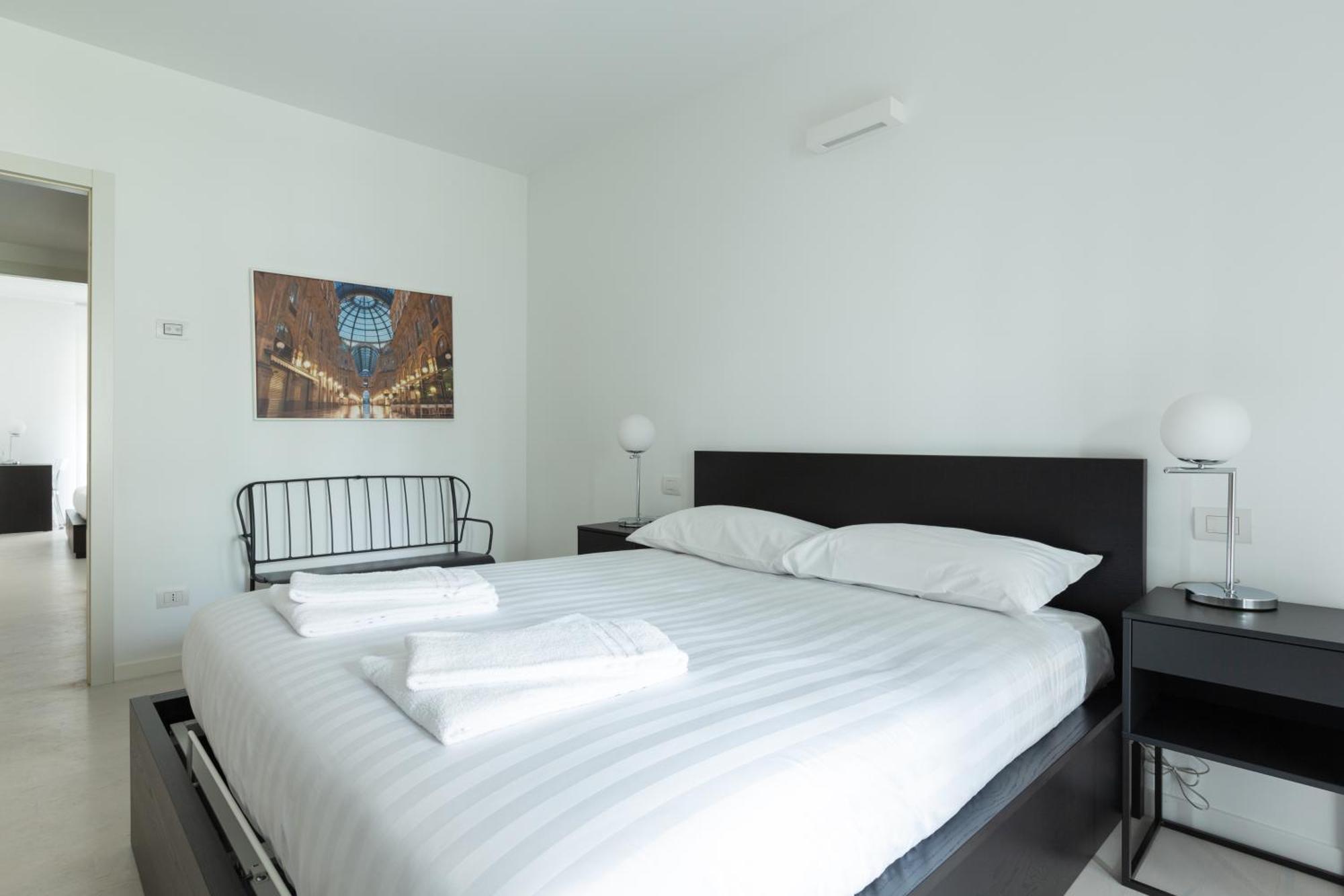 Porta Nuova Bright And Roomy Flat * Milano