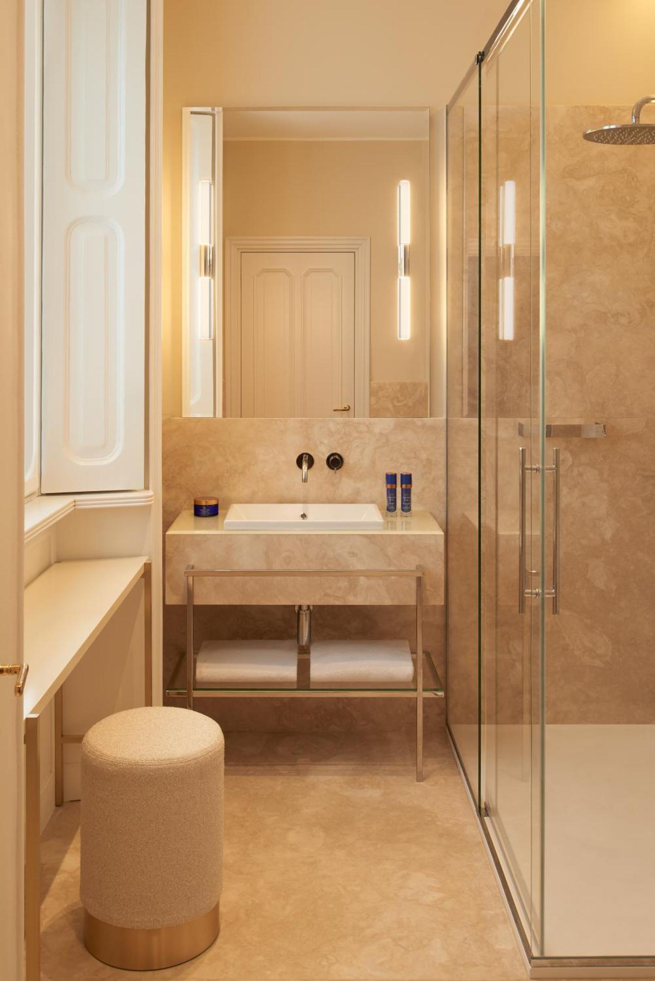 Amabilia 3* Milan