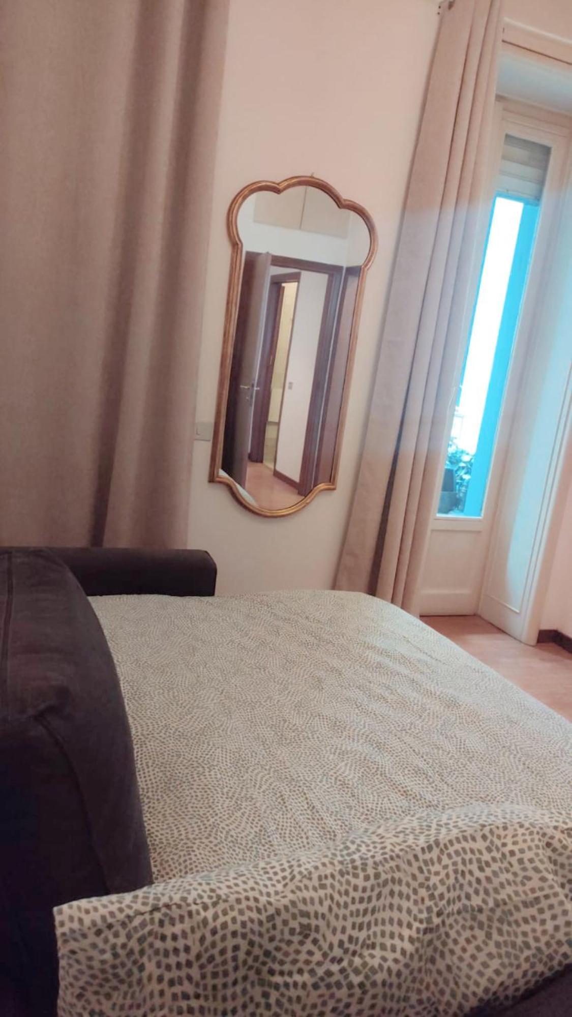 3 Minutes On Foot From Duomo! Big Apartament With 3 Bedrooms And Balcony Appartamento Milano