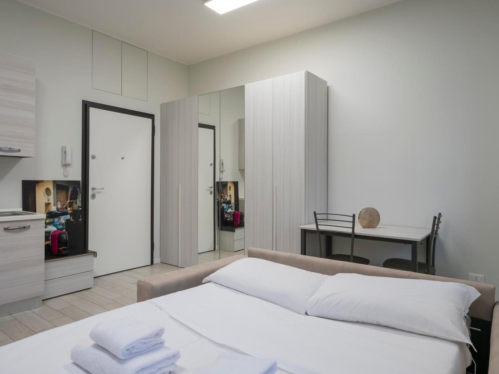 Ihost - Trasimeno 22 * Milano