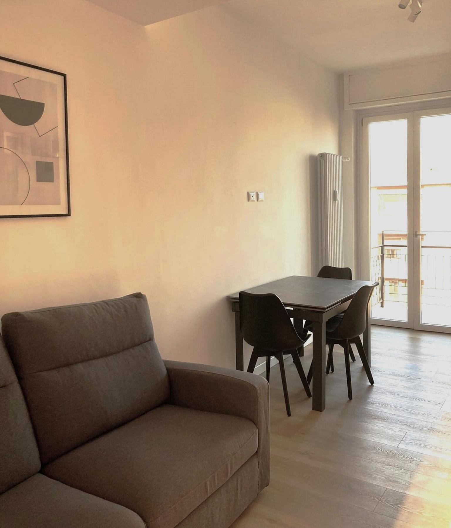 Appartamento Bilocale Moderno - Lorenteggio 145