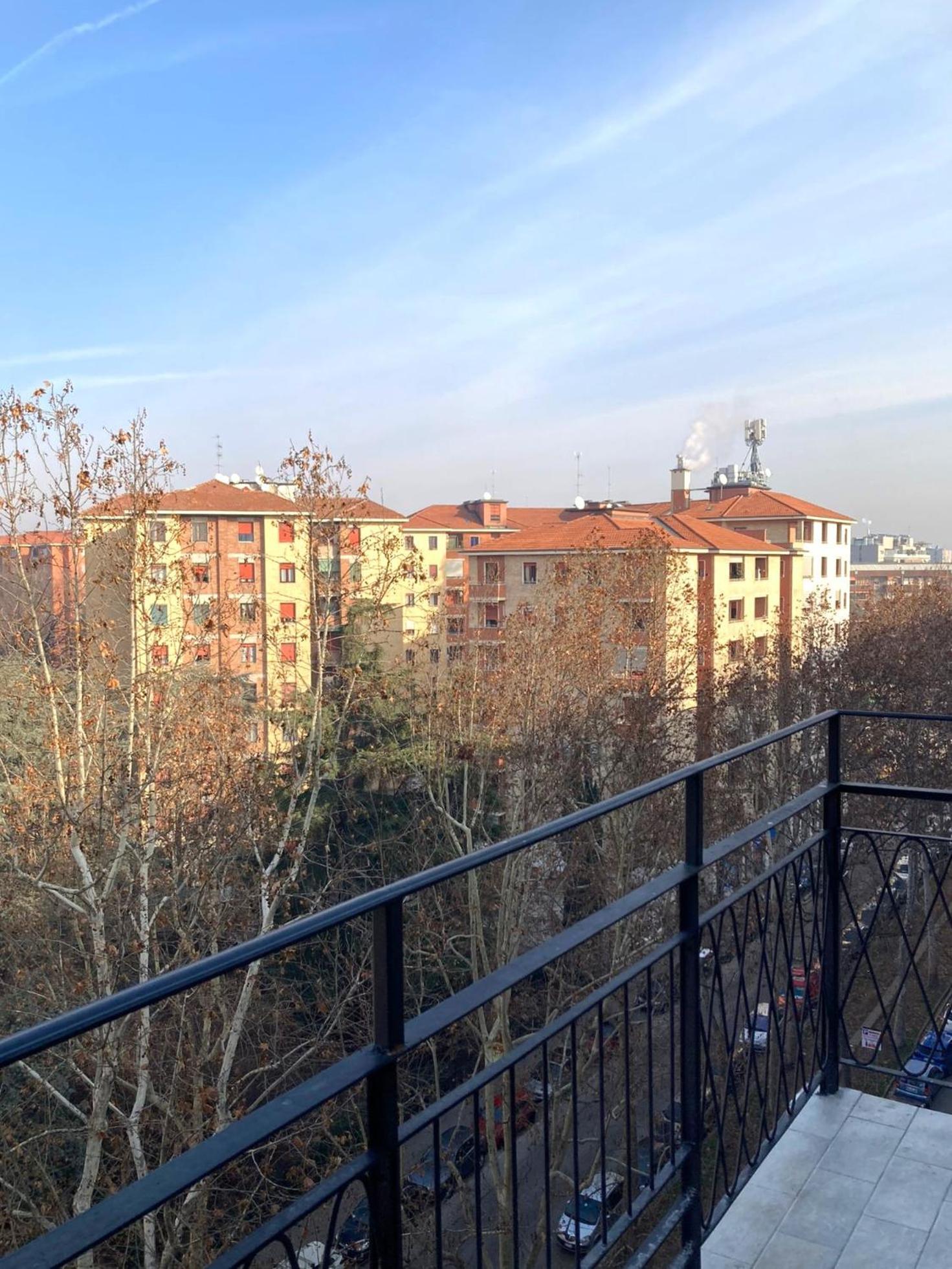 Bilocale Moderno - Lorenteggio 145 Milano
