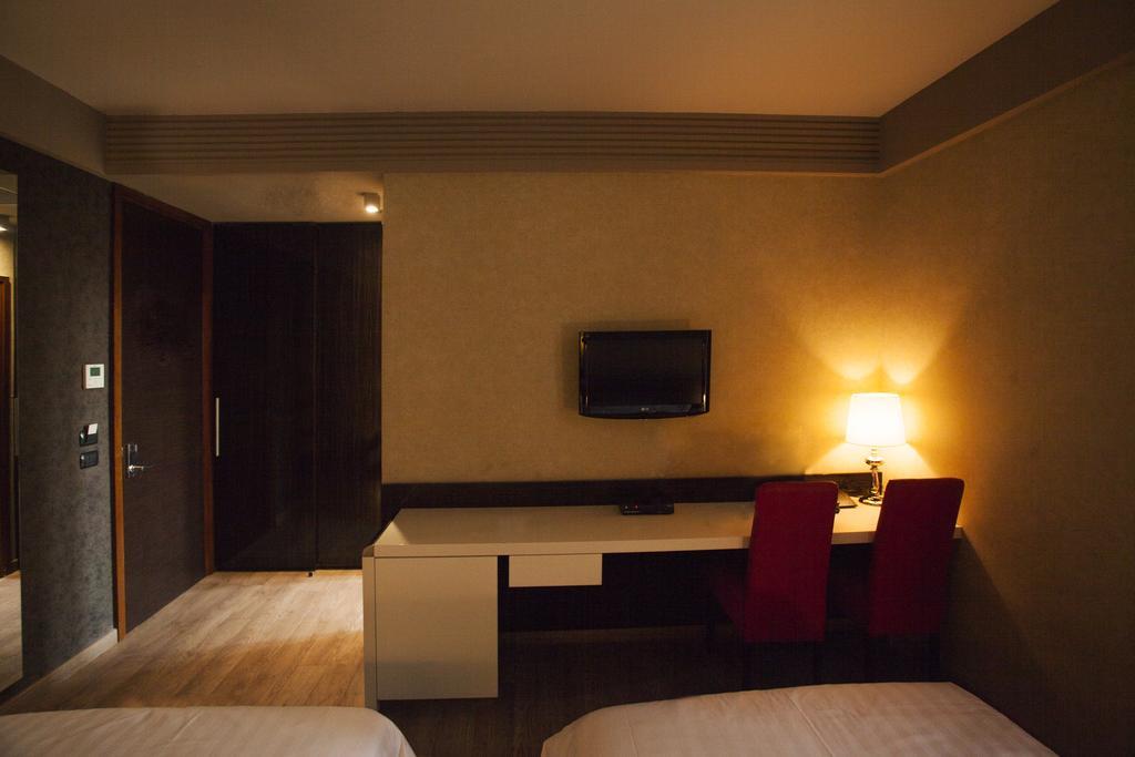 Huaxia 4* Milano