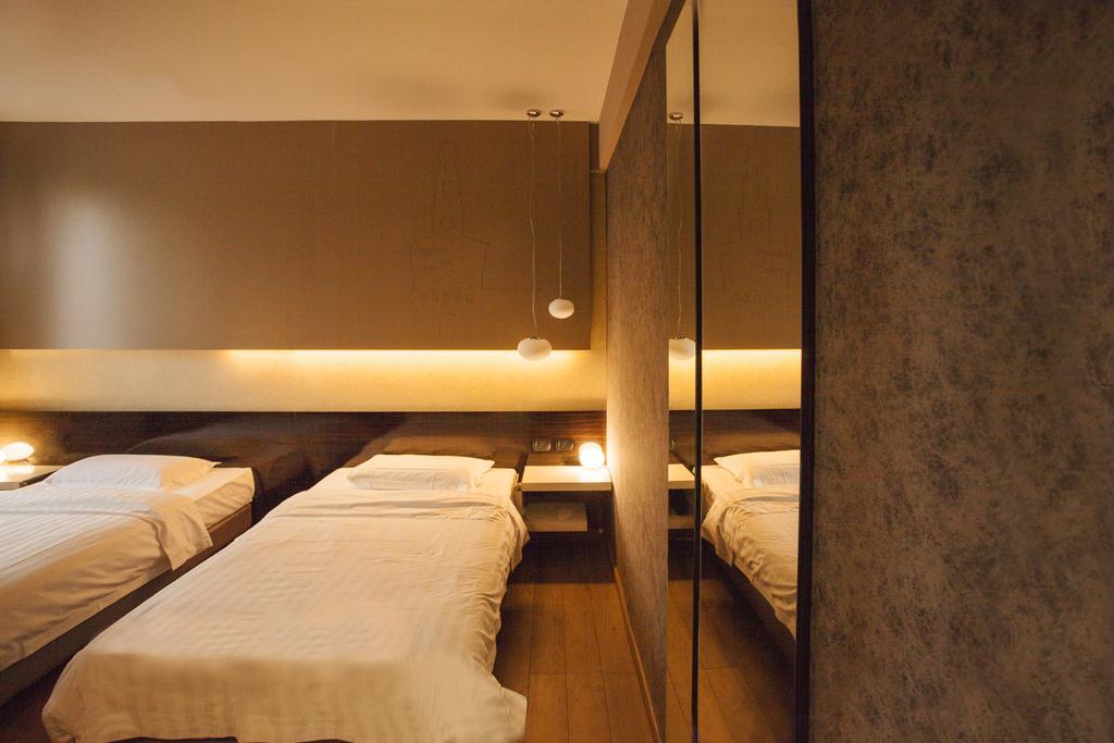 Huaxia Hotel Milano