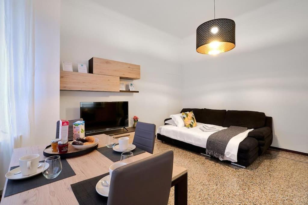 Isola Suite-hosted By Sweetstay Leilighet Milano