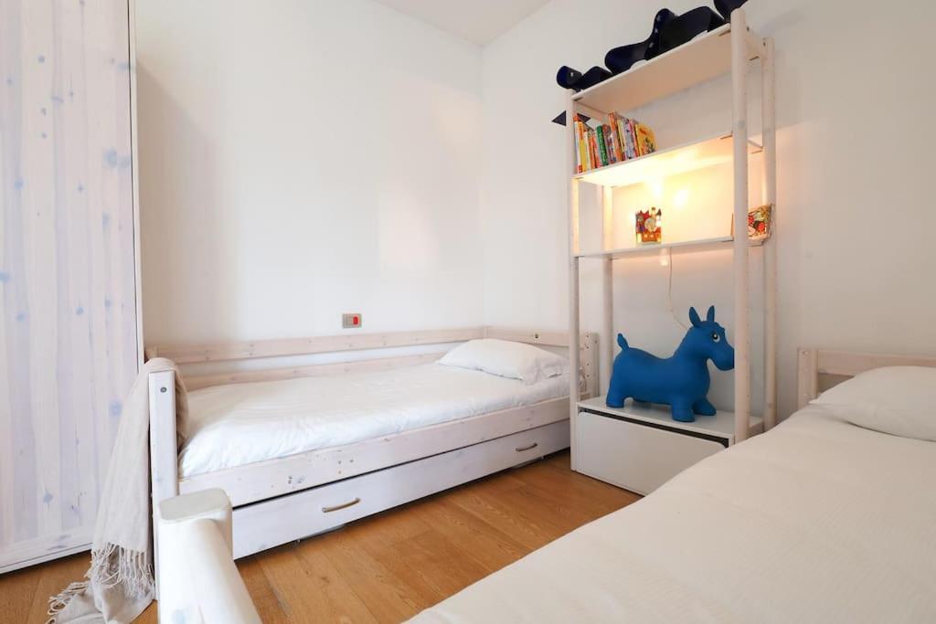 Contempora - Trilocale C. Di Rienzo 37 * Milano