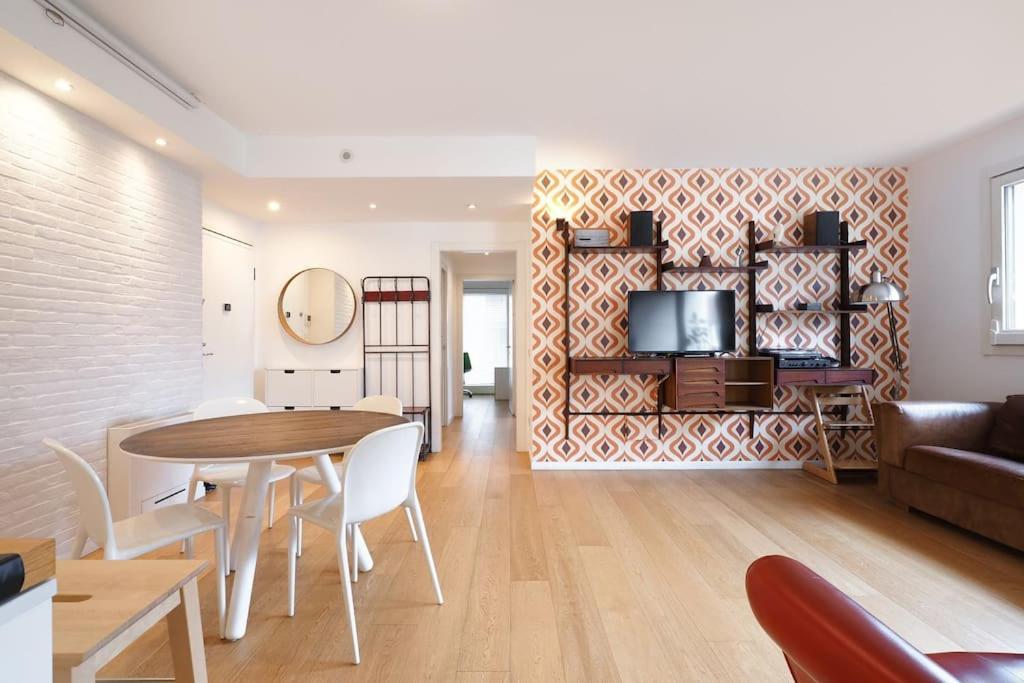 Contempora - Trilocale C. Di Rienzo 37 * Milano