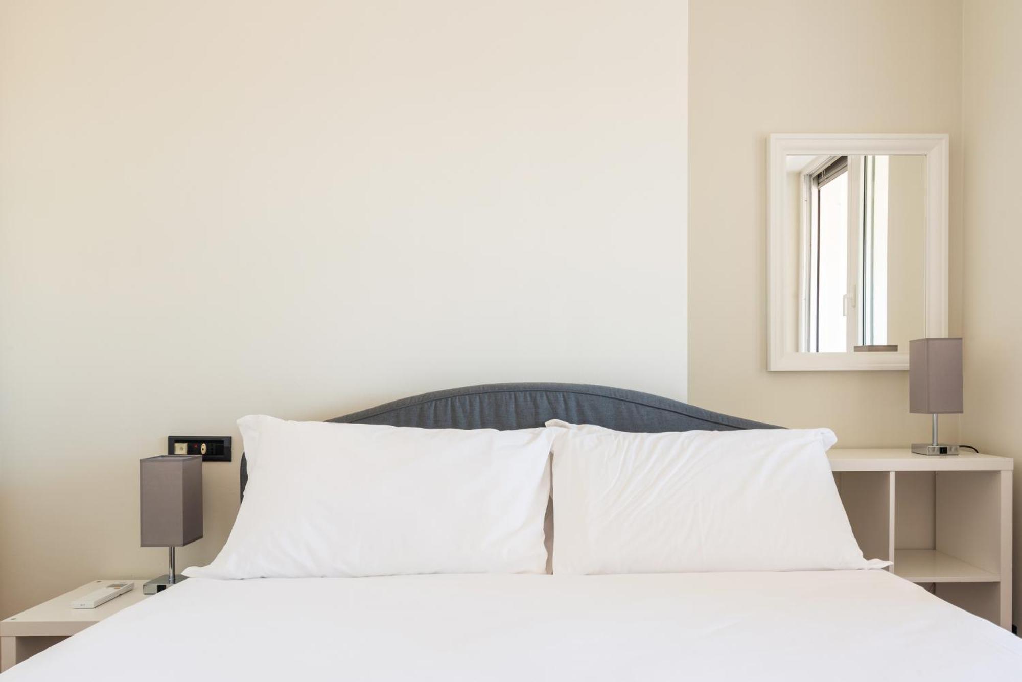 Easyhomes - Navigli Terrace Apartment Milan