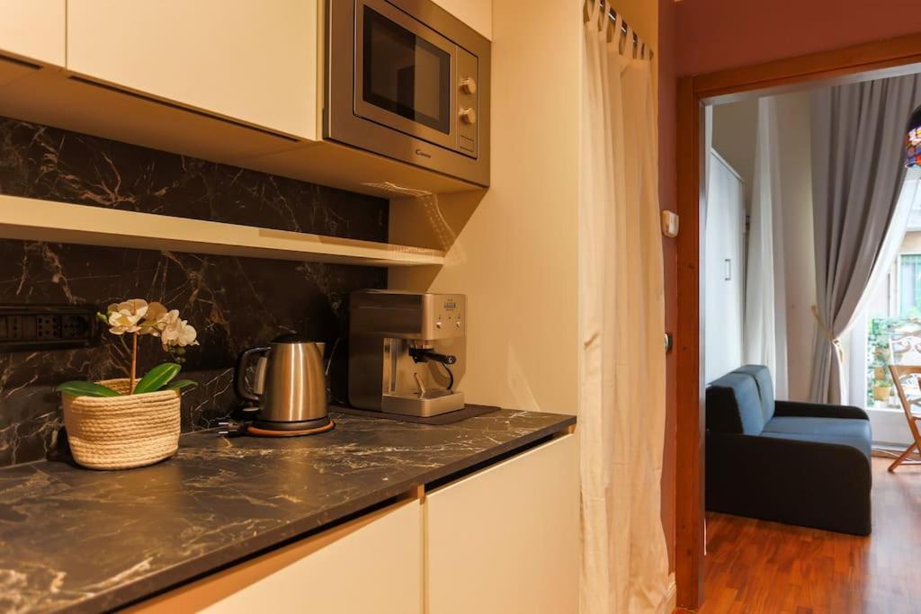 Apartment Porta Nuova Moscova: Cozy Near Duomo!