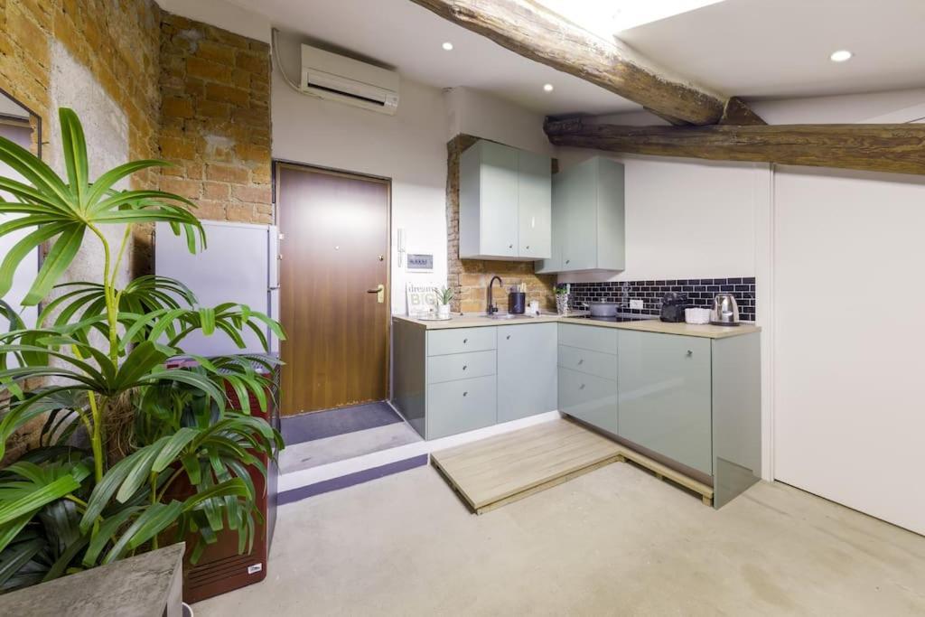 Duomo Penthouse Design - City Center - Ac Leilighet