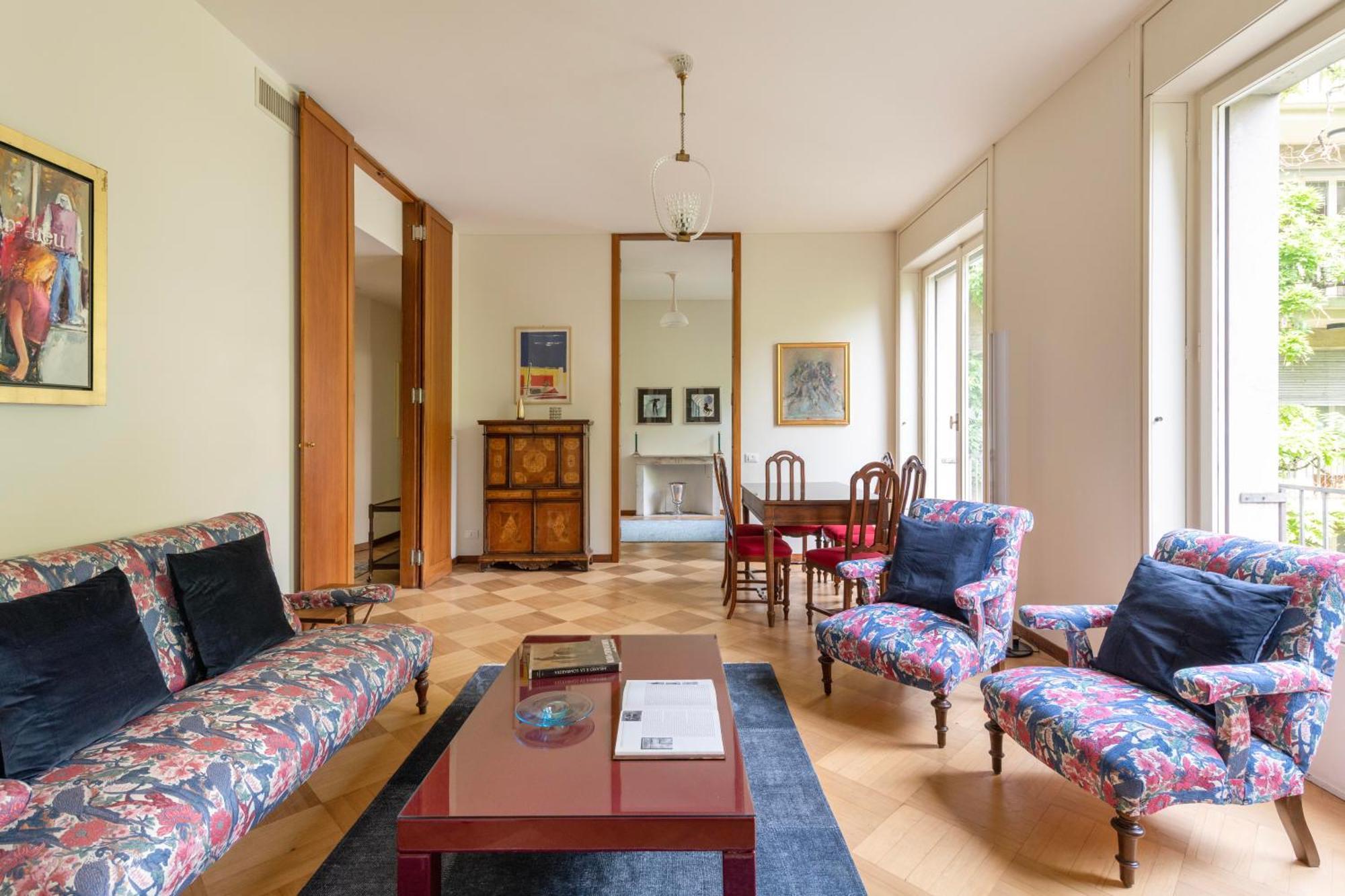 Classy Heritage Home, Center Milano