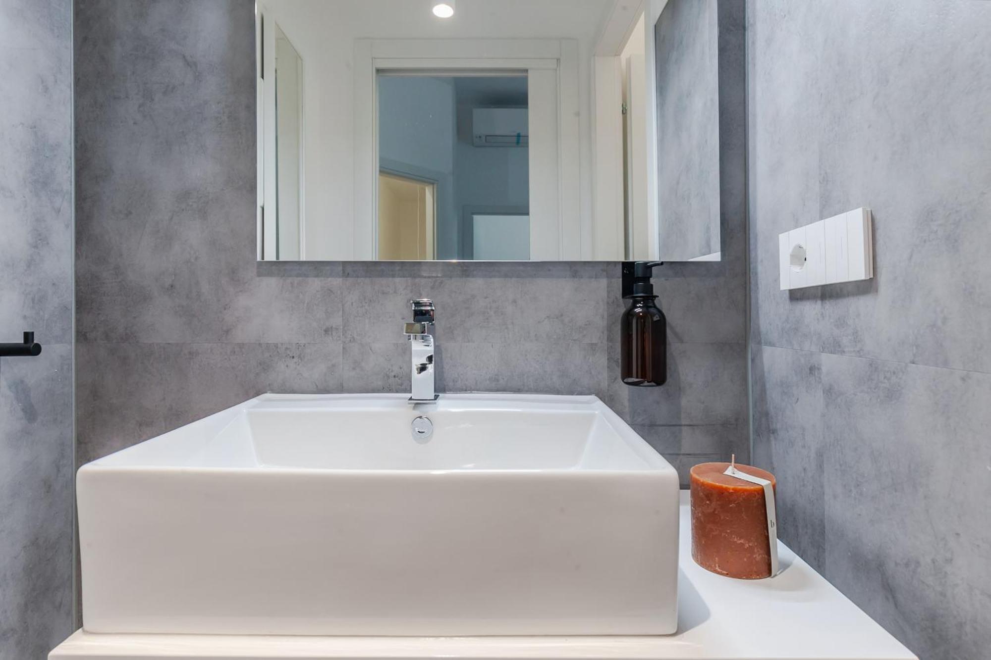 Guest house Twin - Cozy Chic In Santa Sofia Mm4