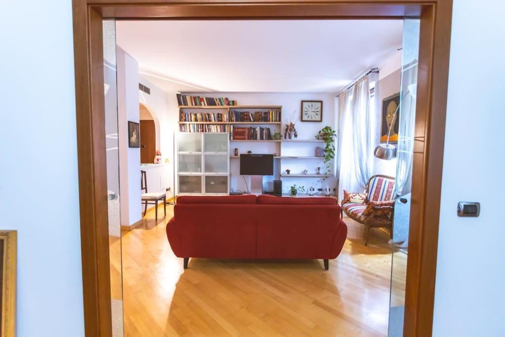 Ampia Oasi A Porta Venezia: Casa In Centro Appartamento *