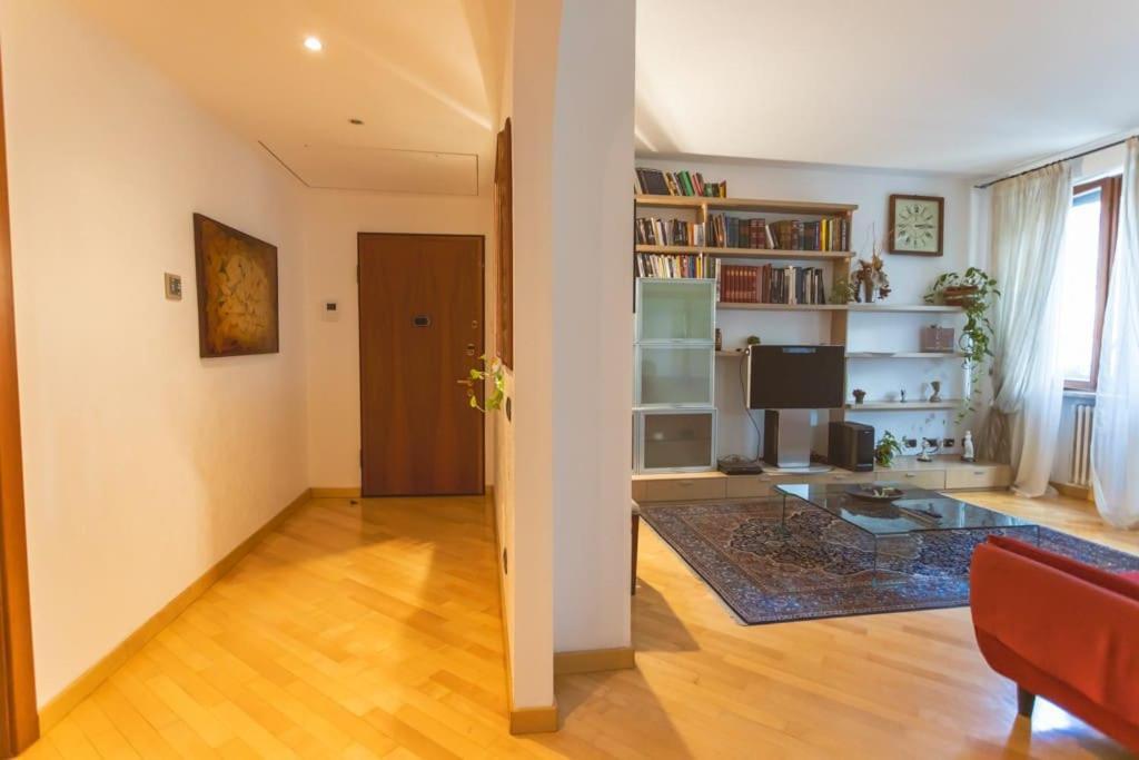 Appartamento Ampia Oasi A Porta Venezia: Casa In Centro
