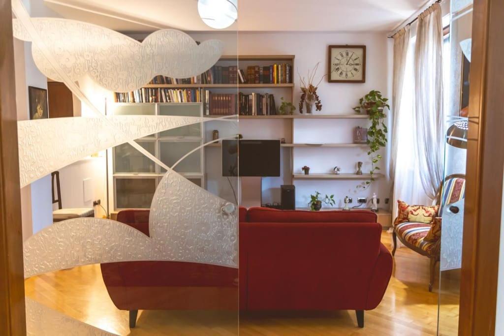 Ampia Oasi A Porta Venezia: Casa In Centro Appartamento
