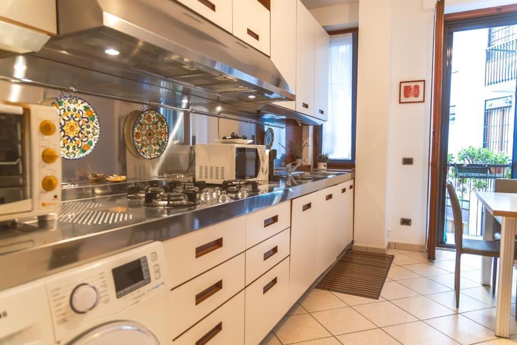 Appartamento Ampia Oasi A Porta Venezia: Casa In Centro *