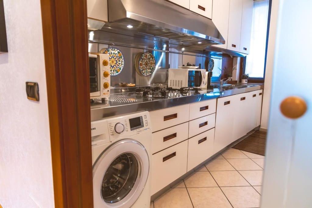 Appartamento Ampia Oasi A Porta Venezia: Casa In Centro *