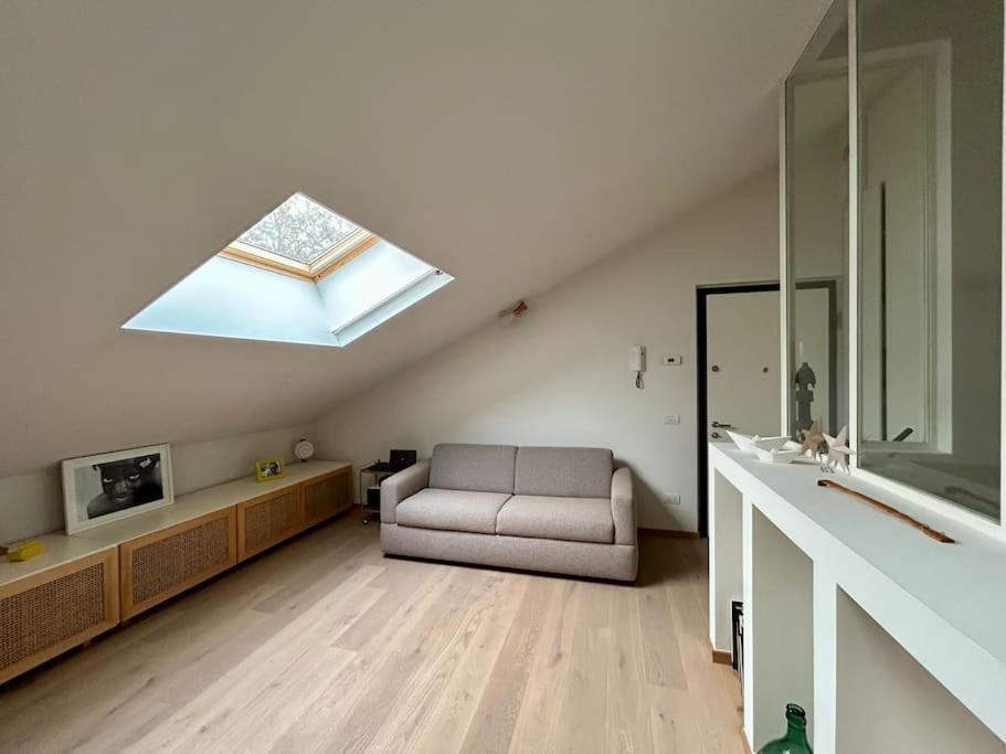 Appartamento Cozy Attic At The End Of Via Savona Milano