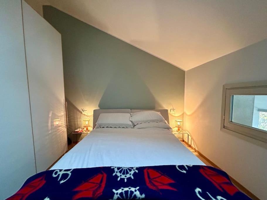 Cozy Attic At The End Of Via Savona