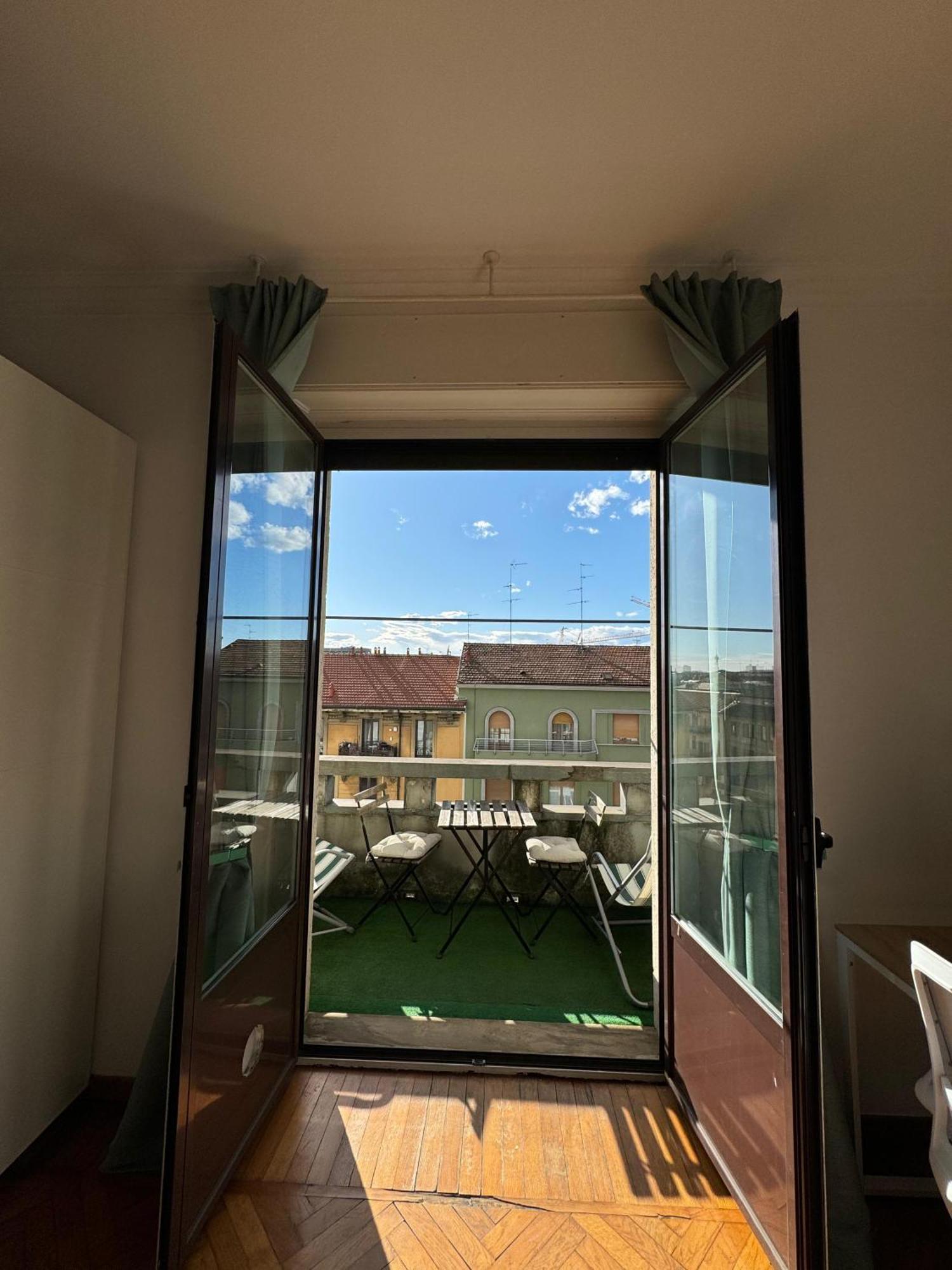 Trilocale Con Due Balconi A Isola Porta Nuova Milano