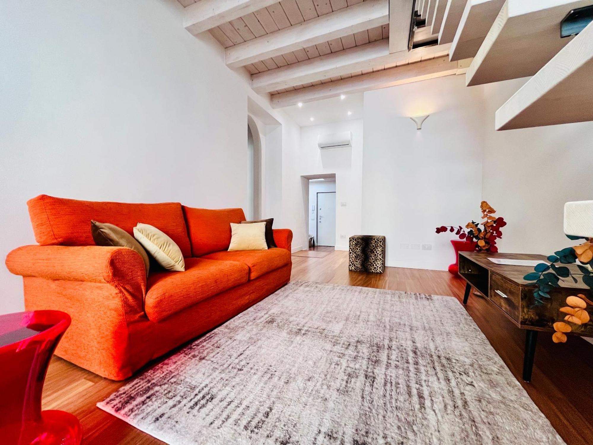 Riverside Loft Navigli - Spacious Two-bedroom Appartement Milaan