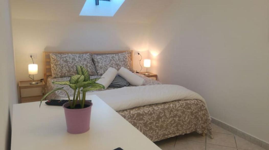 Bilocale Mansardato Zona Corso Buenos Aires Mm1-mm2 Lippi 2 *