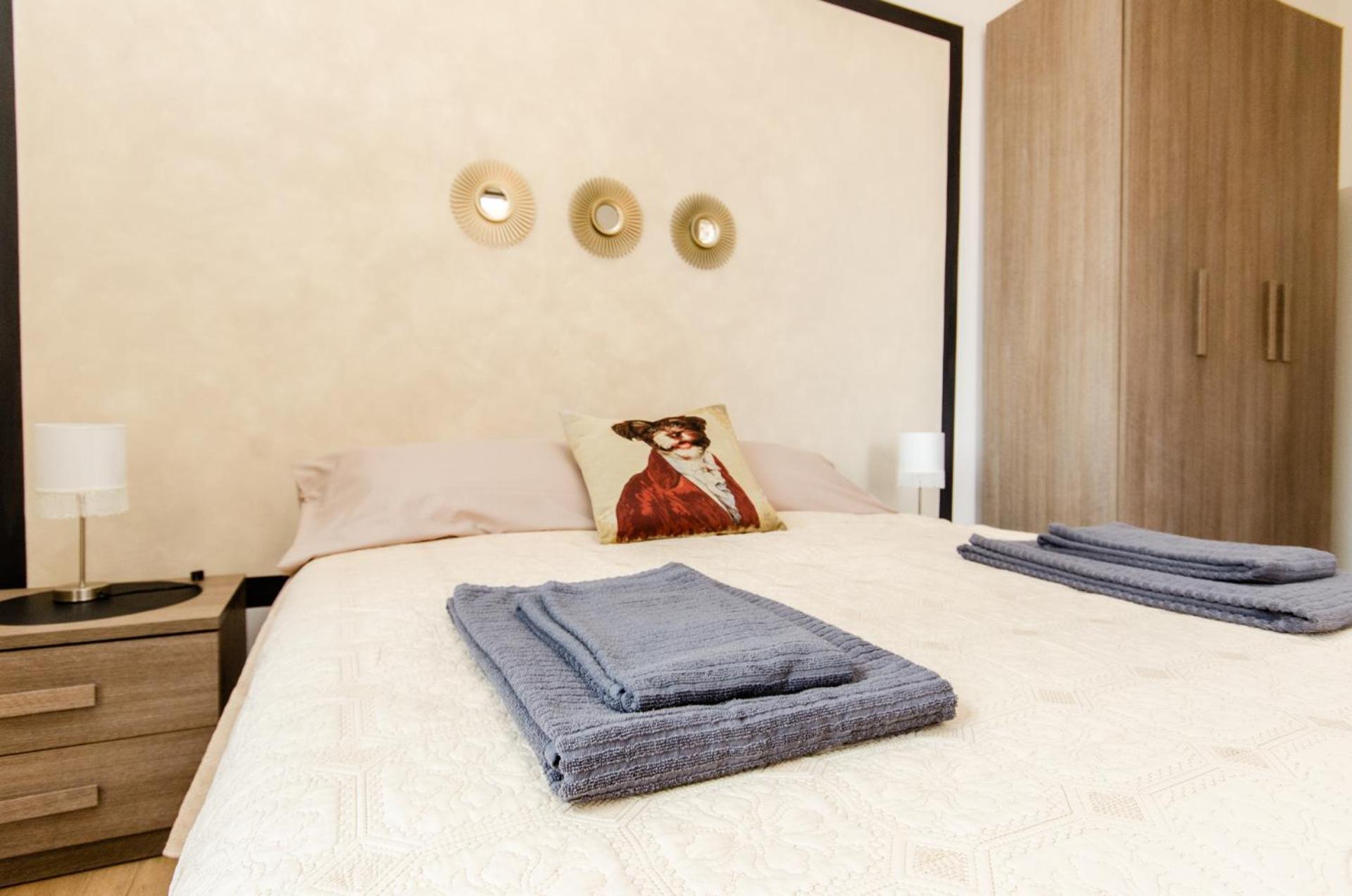 Beige Milan
