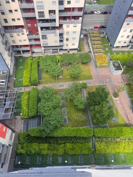 Appartamento Bicocca Ultimo Piano Con Ampia Terrazza *