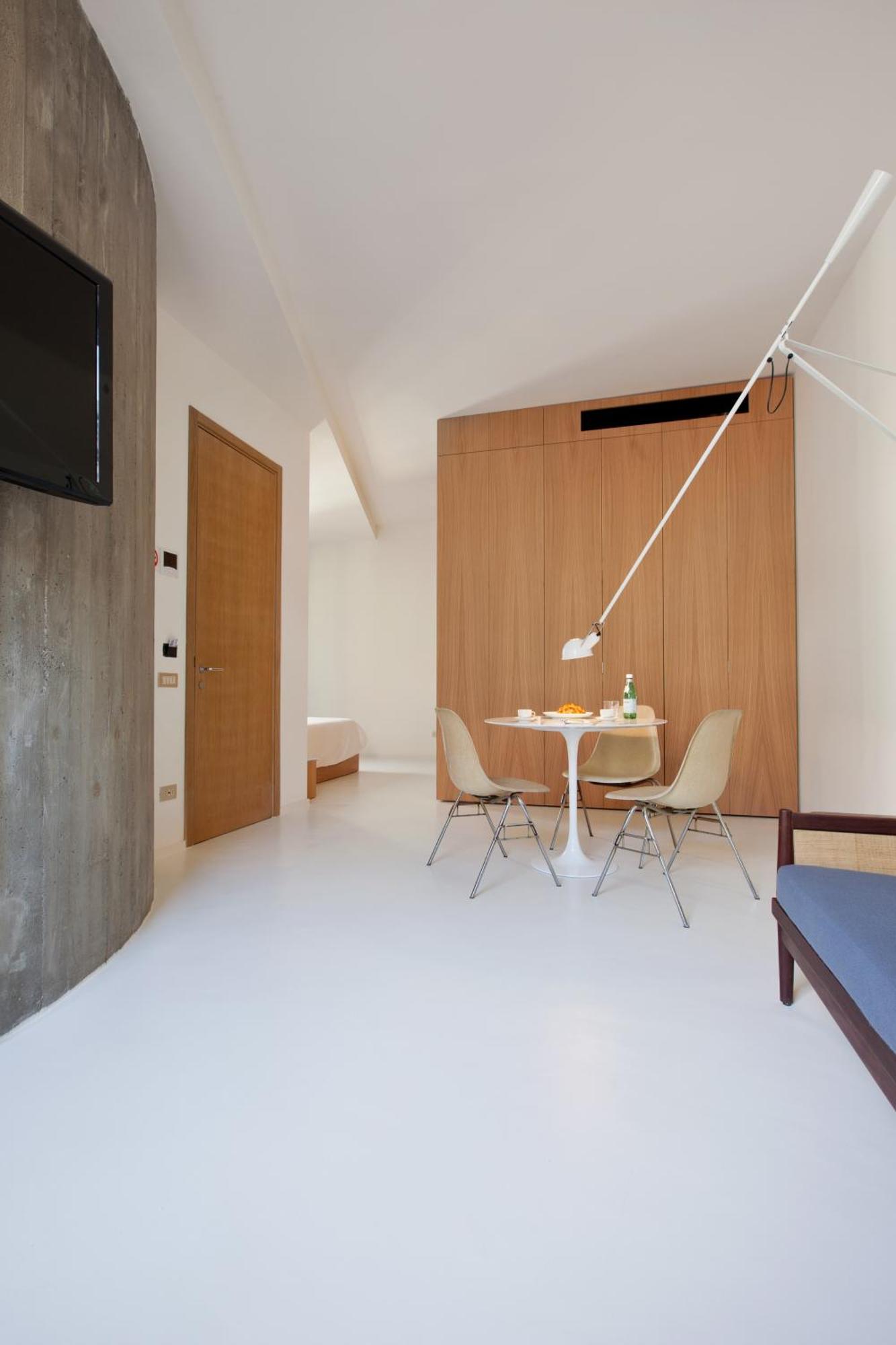 Concoct Aparthotel 3*