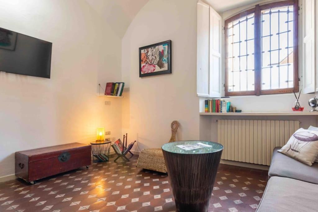Apartment Bohemian Art Apartment. One Bedroom One Sofa *