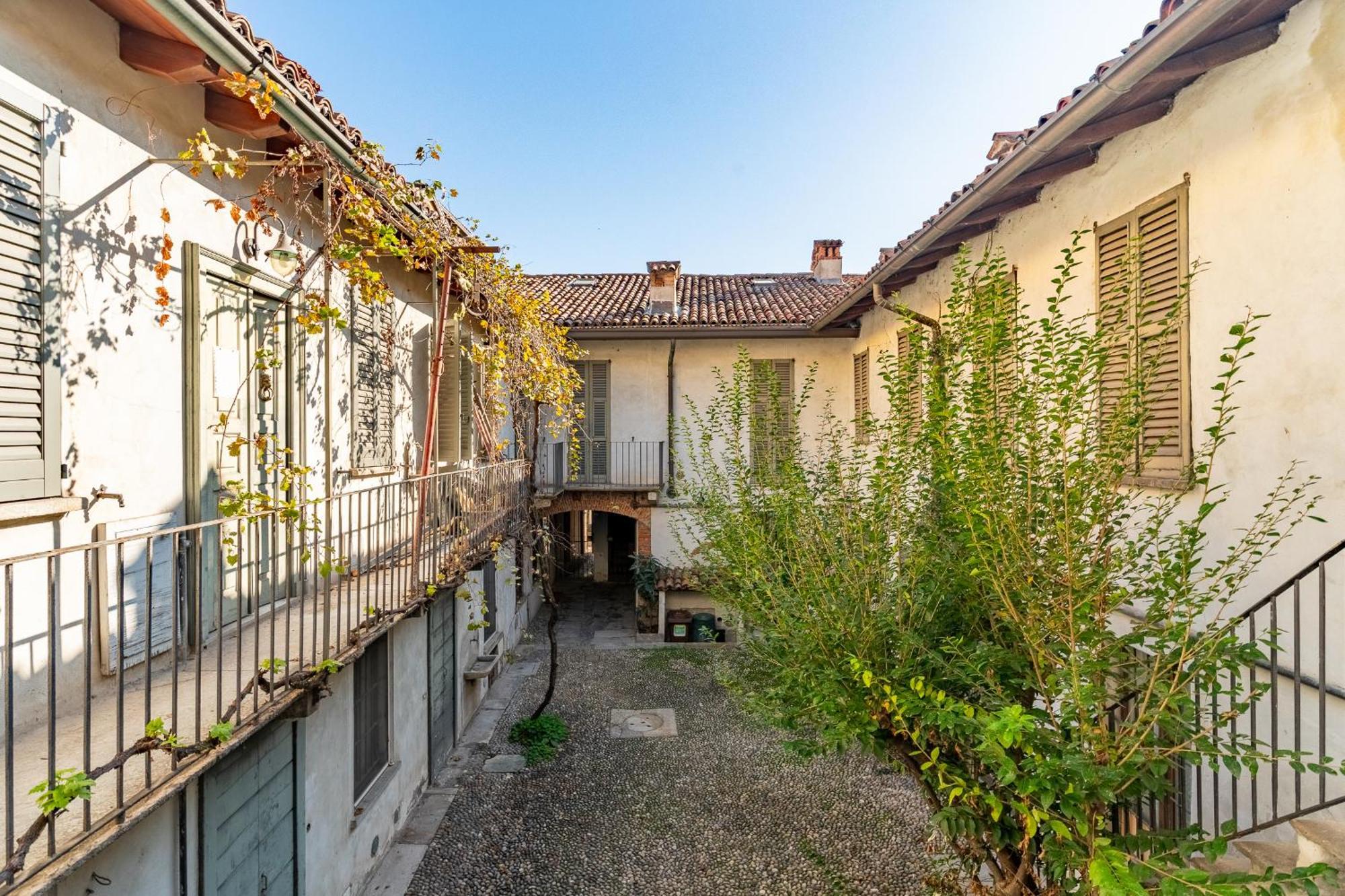 - Alzaia Naviglio Grande Leilighet