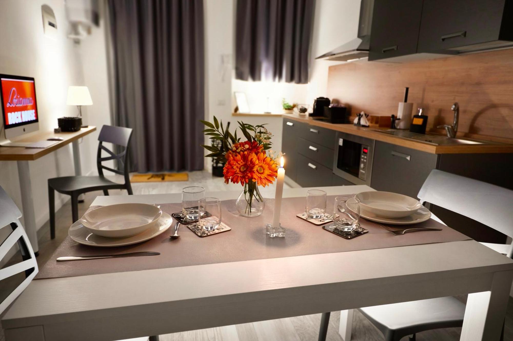 Lorianna Rock House Milan