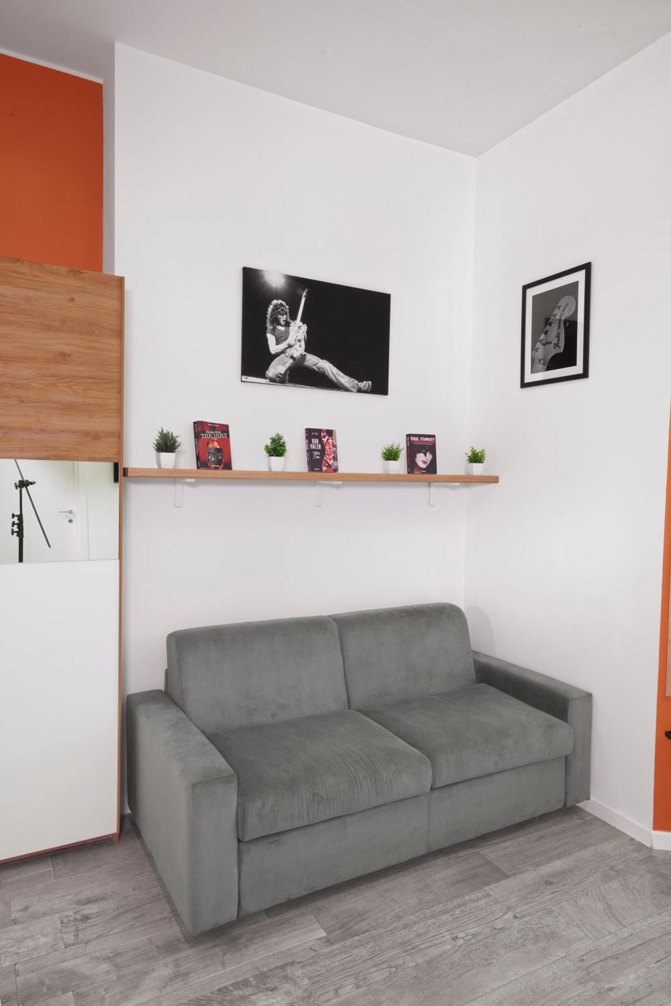 Apartment Lorianna Rock House