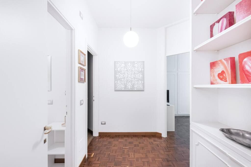 Easylife - Elegance A Few Steps From Citylife Next To M2 Pagano Leilighet *