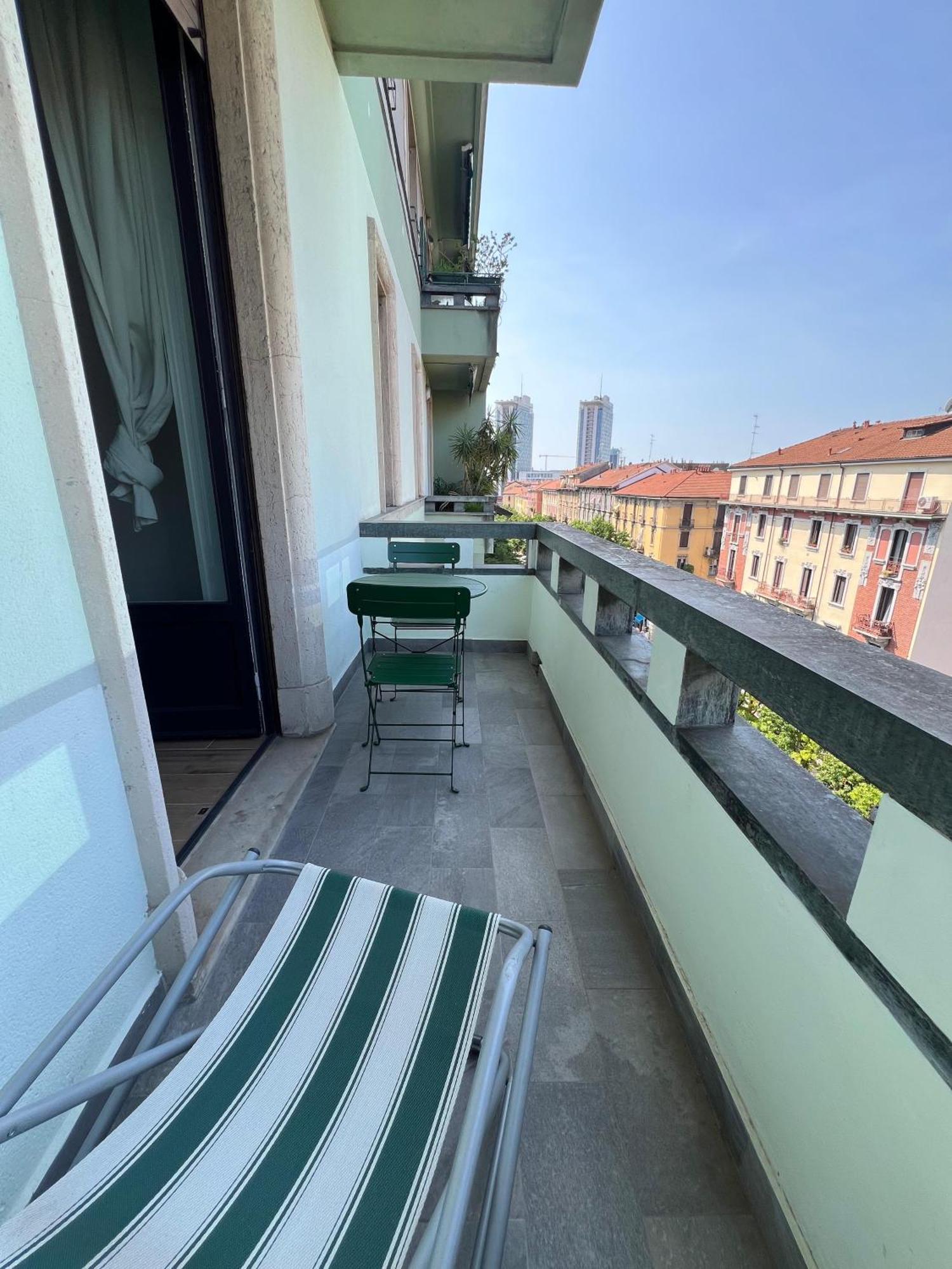 New With Balcony, Isola Bosco Verticale Mailand